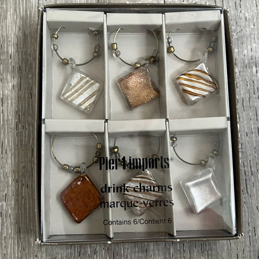 New Pier 1 Imports Wine Glass Drink Charm Set of 6 venetian glass diamond Charms